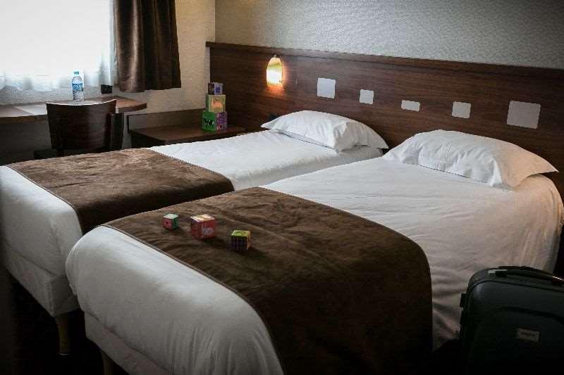 Brit Hotel Rennes Le Castel Habitación foto